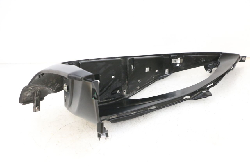 photo de PRAWY PODNÓŻEK PIAGGIO MP3 HPE 300 (2019 - 2026) - Część sprawdzona