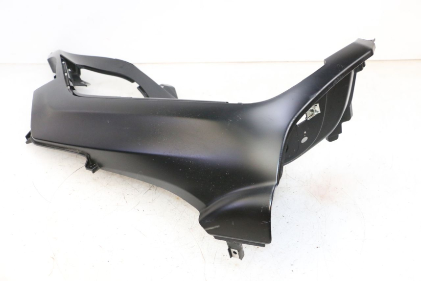 photo de PRAWY PODNÓŻEK PIAGGIO MP3 HPE 300 (2019 - 2026) - Oznaczenia i referencje