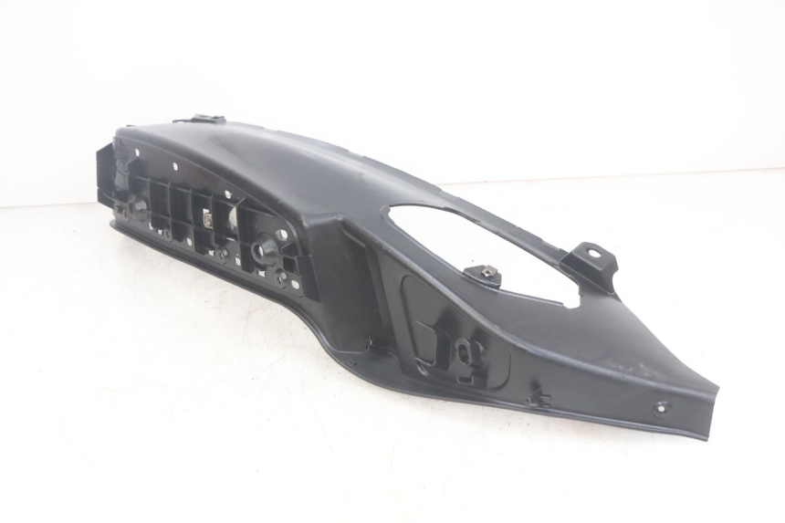 photo de PODNÓŻEK PRAWY PIAGGIO MP3 LT 400 (2007 - 2012) - Szczegół części