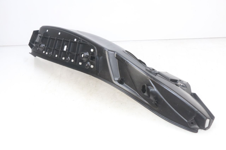 photo de PODNÓŻEK PRAWY PIAGGIO MP3 500 (2014 - 2017) - Inny kąt widzenia