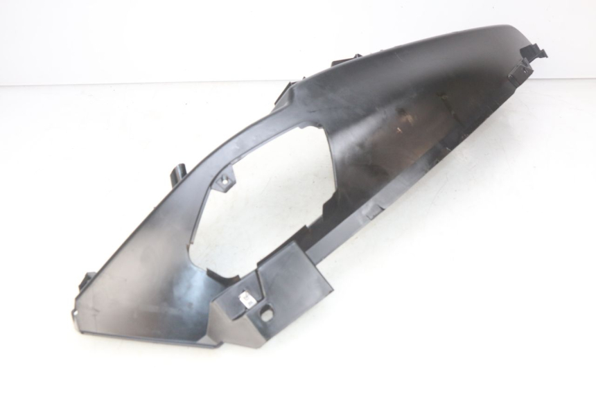 photo de PODNÓŻEK PRAWY PIAGGIO MP3 500 (2014 - 2017) - Zbliżenie techniczne