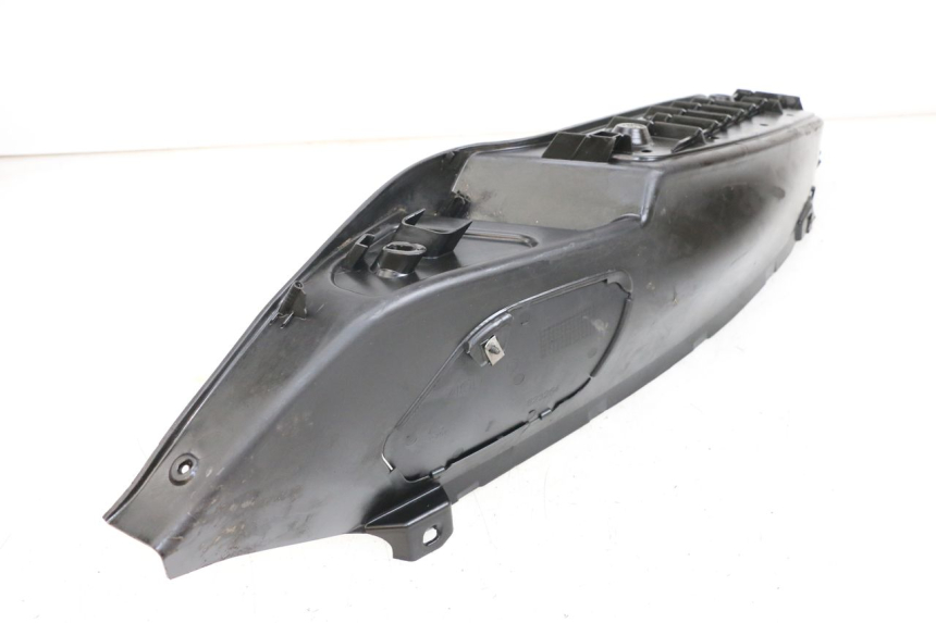 photo de PODNÓŻEK PRAWY PIAGGIO MP3 500 (2011 - 2015) - Szczegół części