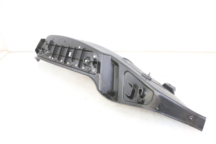 photo de PODNÓŻEK PRAWY PIAGGIO MP3 500 (2011 - 2015) - Zoom stanu zużycia