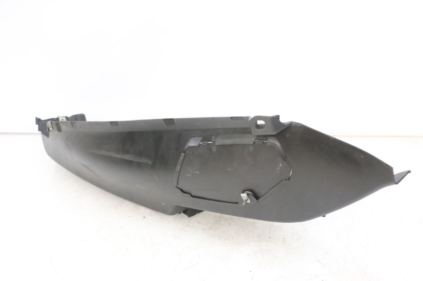 photo de PODNÓŻEK PRAWY PIAGGIO MP3 500 (2011 - 2015) - Punkty mocowania