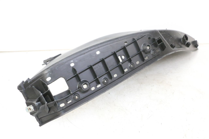 photo de PODNÓŻEK PRAWY PIAGGIO MP3 500 (2014 - 2017) - Szczegół części