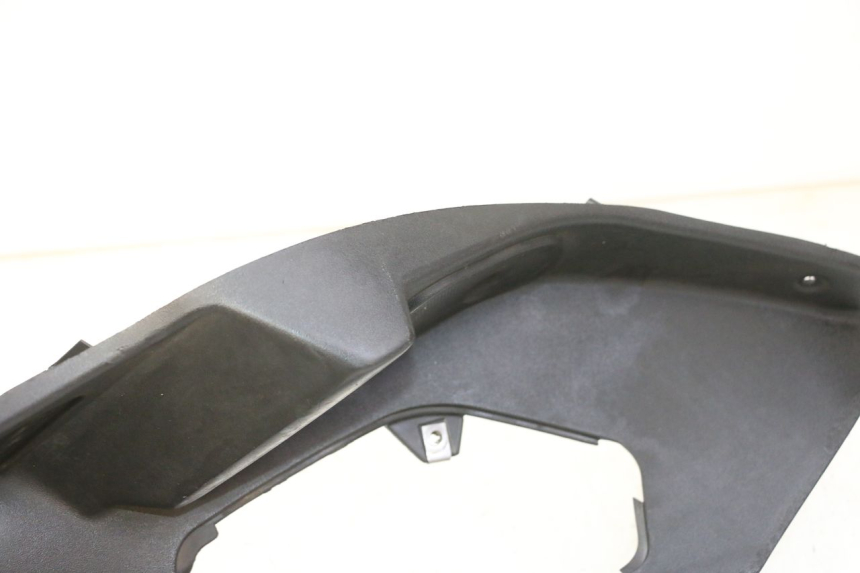 photo de PODNÓŻEK PRAWY PIAGGIO MP3 125 (2006 - 2014) - Szczegół części