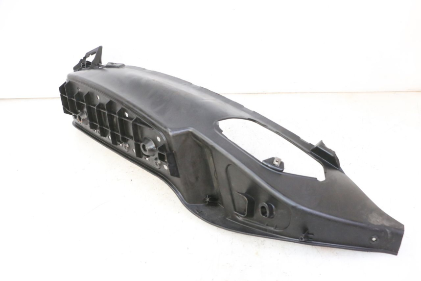 photo de PODNÓŻEK PRAWY PIAGGIO MP3 125 (2006 - 2014) - Inny kąt widzenia