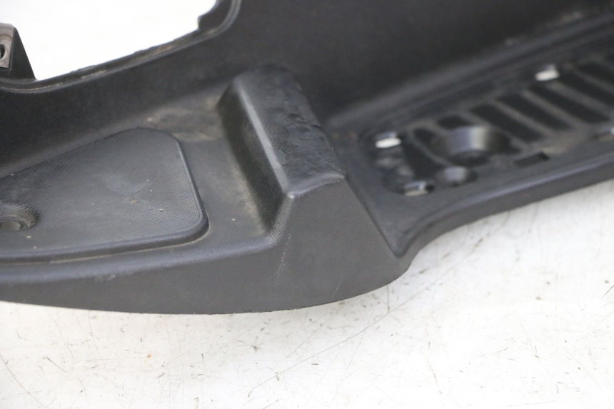 photo de PODNÓŻEK PRAWY PIAGGIO MP3 125 (2006 - 2014) - Stan powierzchni