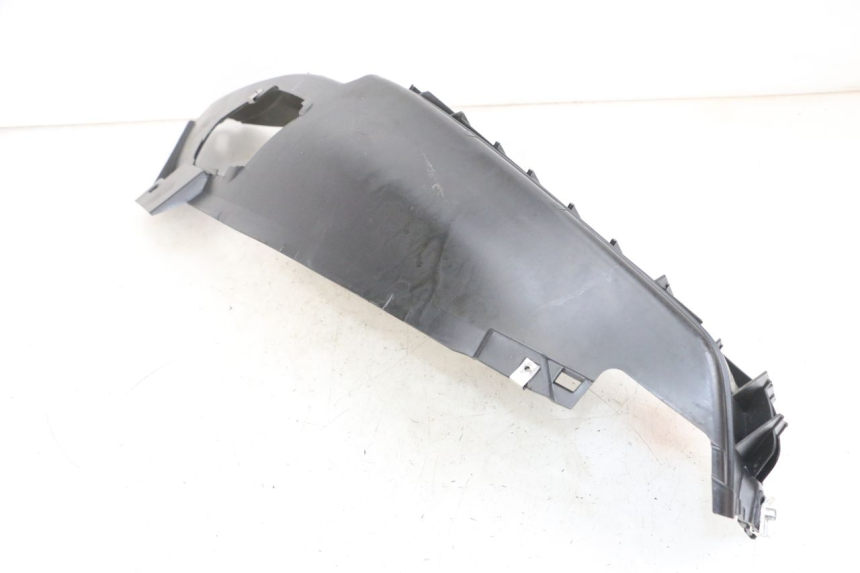 photo de PODNÓŻEK PRAWY PIAGGIO MP3 500 (2016 - 2018) - Szczegół części