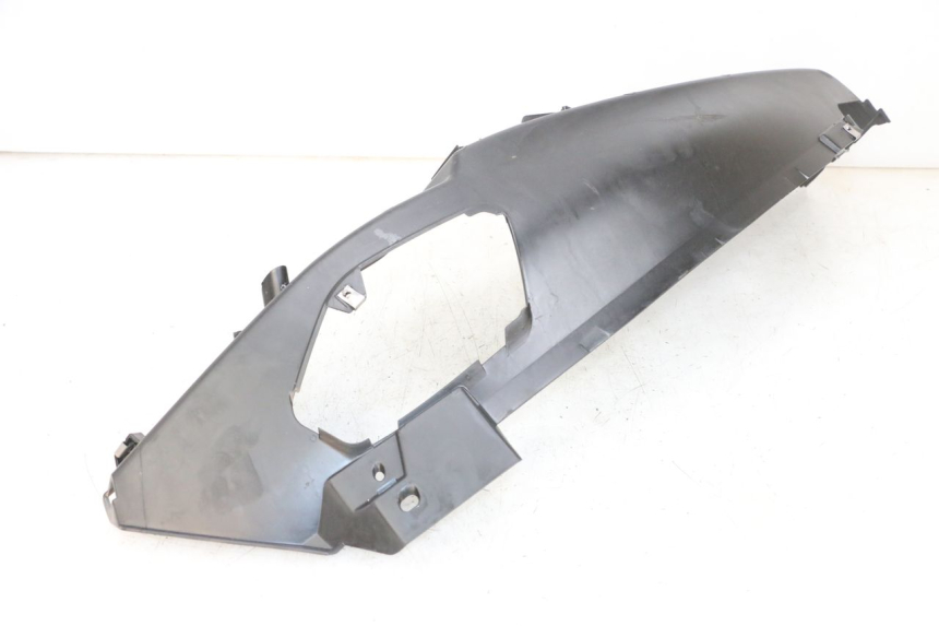 photo de PODNÓŻEK PRAWY PIAGGIO MP3 500 (2016 - 2018) - Zbliżenie techniczne