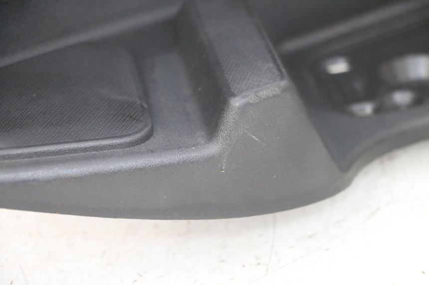 photo de PODNÓŻEK PRAWY PIAGGIO MP3 RL 250 (2006 - 2010) - Stan powierzchni