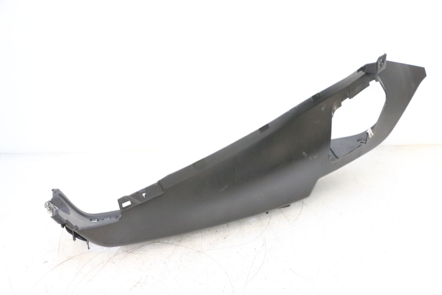 photo de PODNÓŻEK PRAWY PIAGGIO MP3 RL 250 (2006 - 2010) - Punkty mocowania