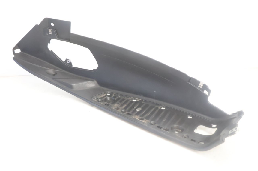 photo de PODNÓŻEK PRAWY PIAGGIO MP3 500 (2016 - 2018) - Zbliżenie techniczne