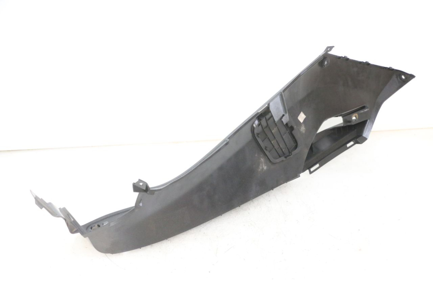 photo de PODNÓŻEK PRAWY PEUGEOT SATELIS 125 (2013 - 2018) - Zbliżenie techniczne