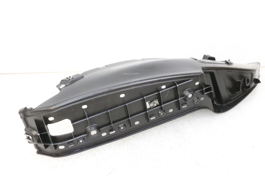 photo de PODNÓŻEK PRAWY PIAGGIO MP3 LT 400 (2007 - 2012) - Szczegół części