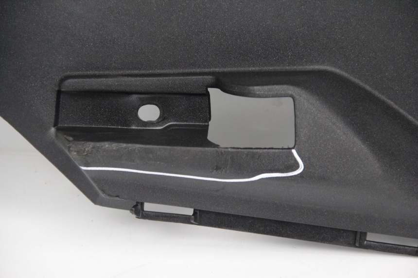 photo de PODNÓŻEK PRAWY PEUGEOT SATELIS 125 (2013 - 2018) - Szczegół części