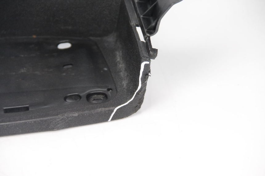 photo de PODNÓŻEK PRAWY PEUGEOT SATELIS 125 (2013 - 2018) - Zoom stanu zużycia