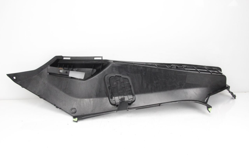 photo de PODNÓŻEK PRAWY PEUGEOT SATELIS 125 (2013 - 2018) - Zbliżenie techniczne