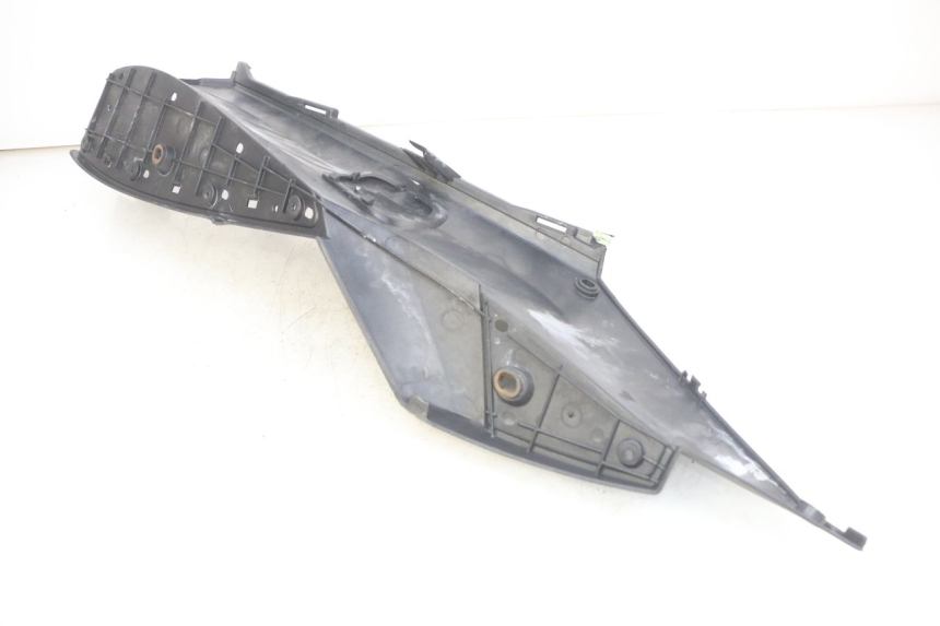 photo de PODNÓŻEK PRAWY PEUGEOT SATELIS 125 (2006 - 2009) - Szczegół części