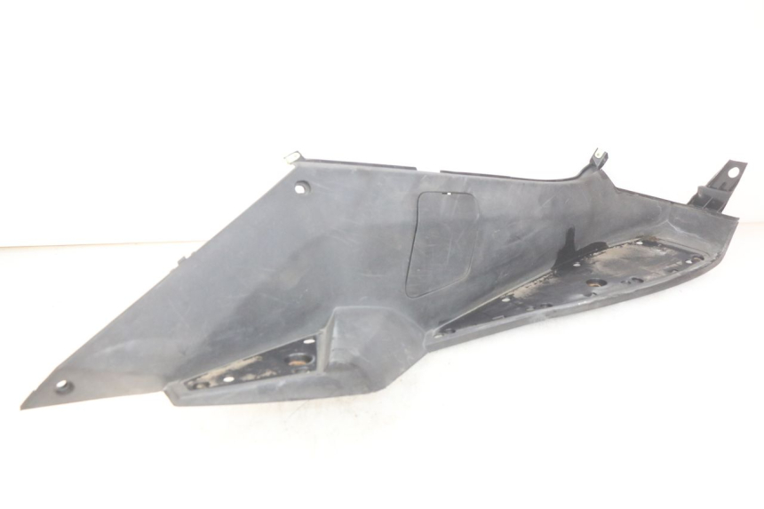 photo de PODNÓŻEK PRAWY PEUGEOT SATELIS 125 (2006 - 2009) - Stan powierzchni