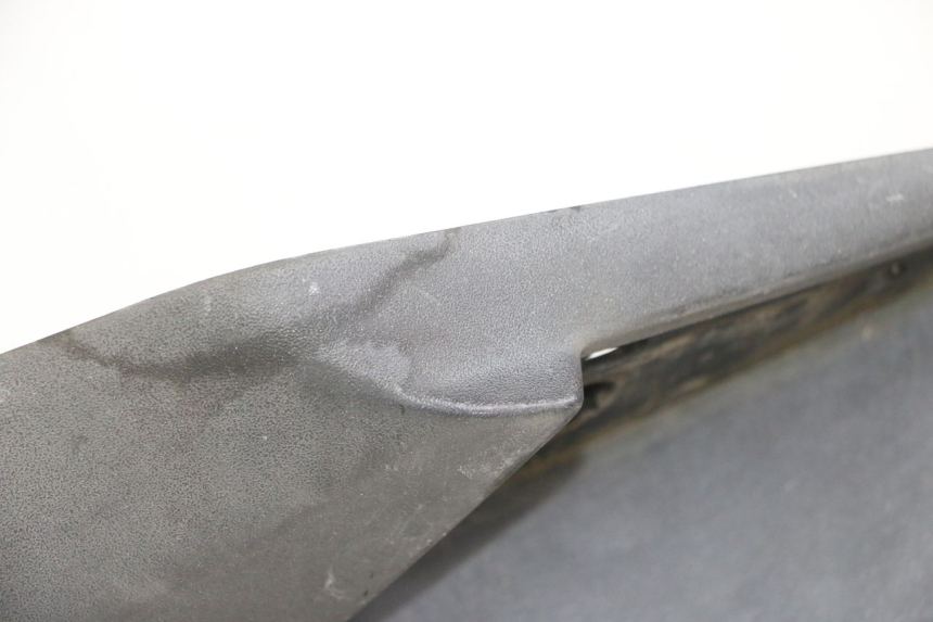 photo de PODNÓŻEK PRAWY PEUGEOT SATELIS 250 (2006 - 2012) - Szczegół części