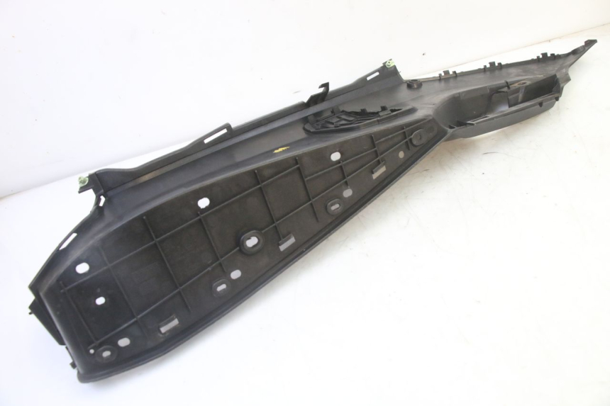 photo de PODNÓŻEK PRAWY PEUGEOT SATELIS 125 (2013 - 2018) - Widok ogólny