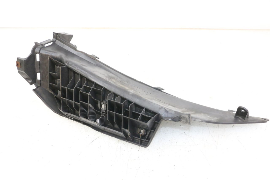 photo de PODNÓŻEK PRAWY SUZUKI BURGMAN 125 (2007 - 2014) - Inny kąt widzenia