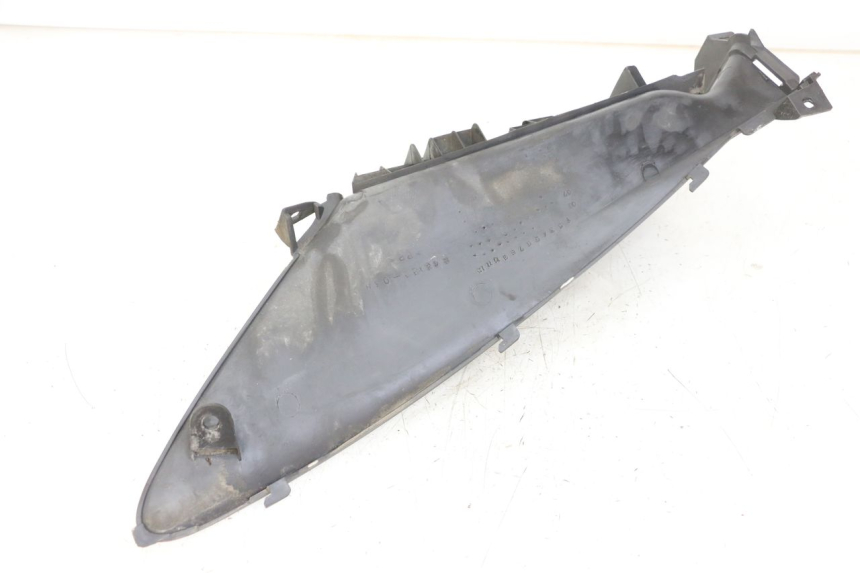 photo de PODNÓŻEK PRAWY SUZUKI BURGMAN 125 (2007 - 2014) - Zbliżenie techniczne