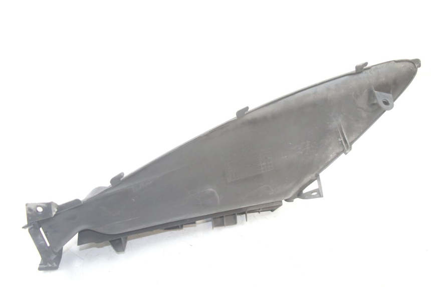 photo de PODNÓŻEK PRAWY SUZUKI BURGMAN 125 (2015 - 2017) - Zbliżenie techniczne