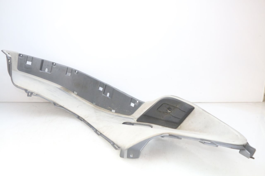 photo de PODNÓŻEK PRAWY PIAGGIO X9 EVOLUTION 250 (2003 - 2007) - Zbliżenie techniczne