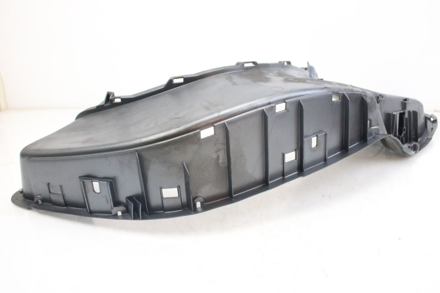 photo de PODNÓŻEK PRAWY PIAGGIO X9 EVOLUTION 125 (2003 - 2007) - Zbliżenie techniczne