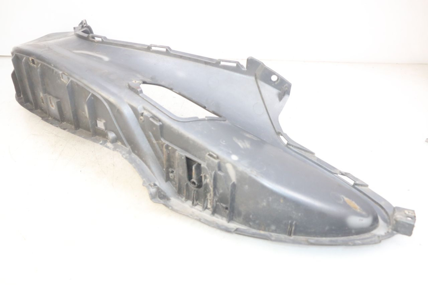 photo de PODNÓŻEK PRAWY PIAGGIO X9 EVOLUTION 125 (2003 - 2007) - Inny kąt widzenia