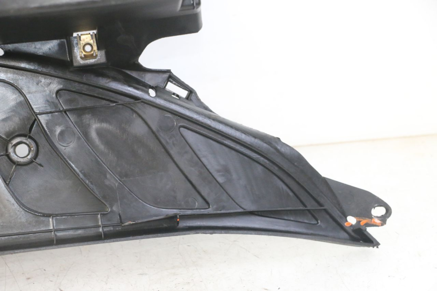 photo de STOPIEŃ PODNÓŻEK PEUGEOT ELYSEO 125 (1999 - 2004) - Zbliżenie komponentów