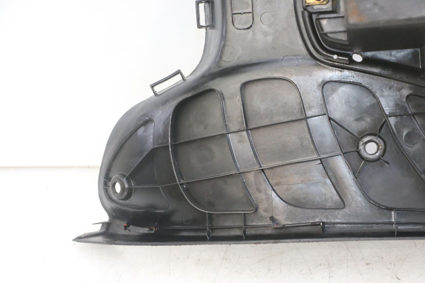 photo de STOPIEŃ PODNÓŻEK PEUGEOT ELYSEO 125 (1999 - 2004) - Widok z bliska