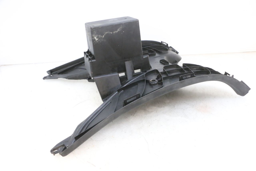 photo de STOPIEŃ PODNÓŻEK PEUGEOT ELYSEO 125 (1999 - 2004) - Zbliżenie komponentów