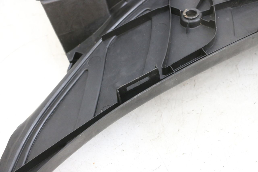 photo de STOPIEŃ PODNÓŻEK PEUGEOT ELYSEO 125 (1999 - 2004) - Widok z bliska