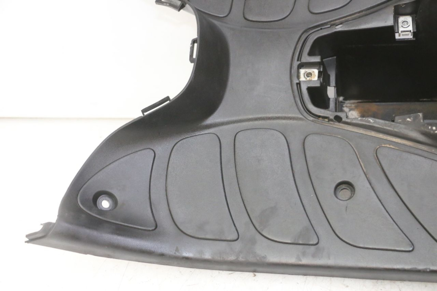 photo de STOPIEŃ PODNÓŻEK PEUGEOT ELYSTAR 125 (2002 - 2007) - Szczegóły charakterystyczne