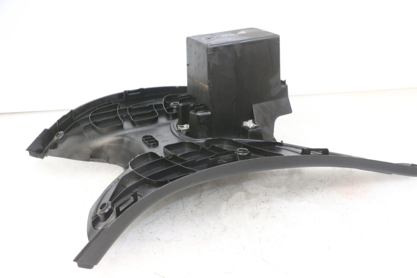 photo de STOPIEŃ PODNÓŻEK PEUGEOT ELYSTAR 125 (2002 - 2007) - Stan powierzchni