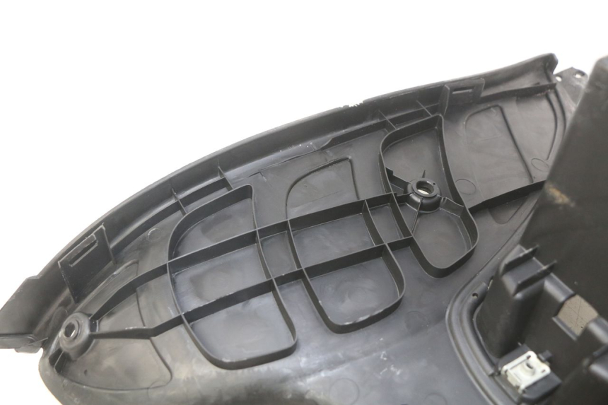 photo de STOPIEŃ PODNÓŻEK PEUGEOT ELYSTAR 50 (2002 - 2014) - Zoom stanu zużycia