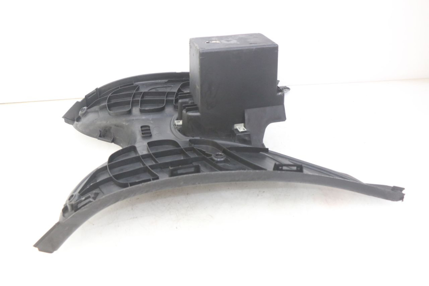 photo de STOPIEŃ PODNÓŻEK PEUGEOT ELYSTAR 50 (2002 - 2014) - Zbliżenie techniczne