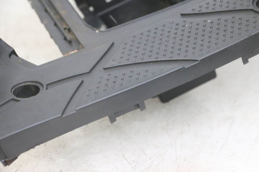 photo de STOPIEŃ PODNÓŻEK SYM FIDDLE 2 S 125 (2012 - 2014) - Stan powierzchni