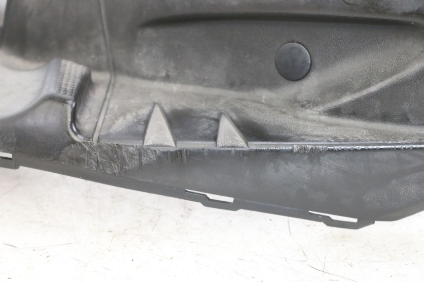 photo de STOPIEŃ PODNÓŻEK MBK FLAME X 125 (2007 - 2016) - Zbliżenie komponentów