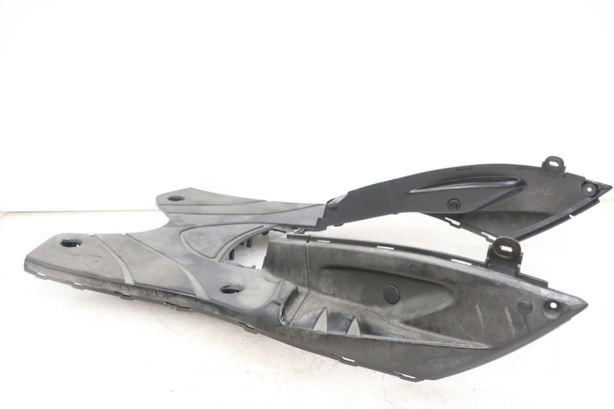 photo de STOPIEŃ PODNÓŻEK MBK FLAME X 125 (2007 - 2016) - Widok z bliska