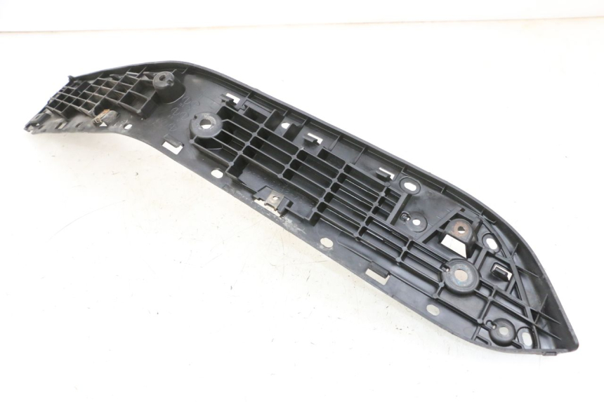 photo de LEWE PODNÓŻEK SUZUKI BURGMAN 650 (2013 - 2020) - Szczegół części