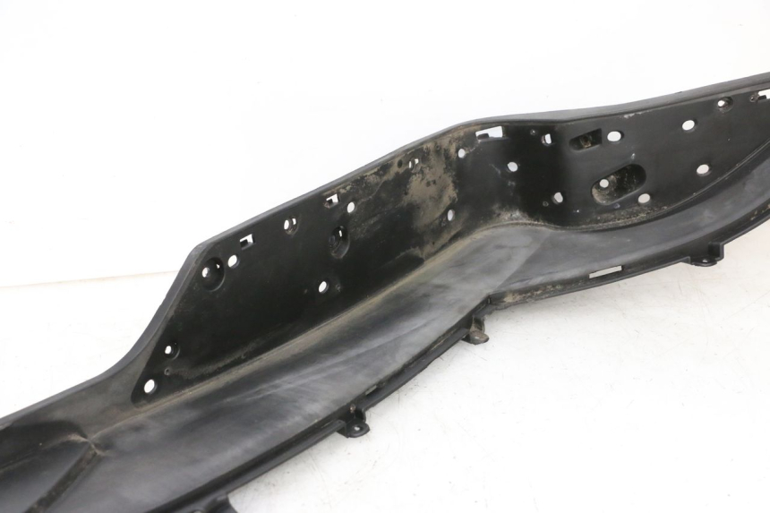 photo de LEWE PODNÓŻEK JM MOTORS GTS 125 (2015 - 2019) - Stan powierzchni