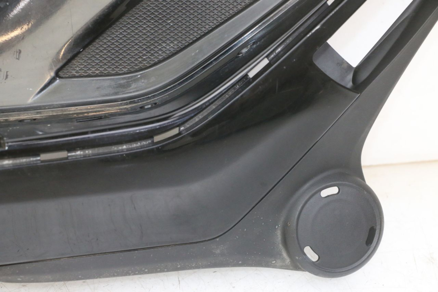 photo de LEWE PODNÓŻEK PIAGGIO IE MP3 YOURBAN 300 (2011 - 2016) - Struktura - zbliżenie