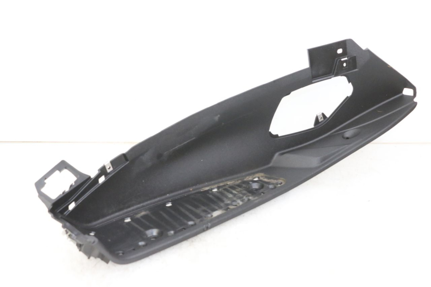 photo de LEWE PODNÓŻEK PIAGGIO MP3 HPE 350 (2018 - 2020) - Zbliżenie techniczne