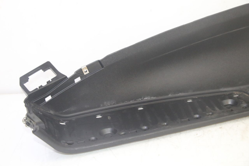 photo de LEWE PODNÓŻEK PIAGGIO MP3 HPE 350 (2018 - 2020) - Szczegół części