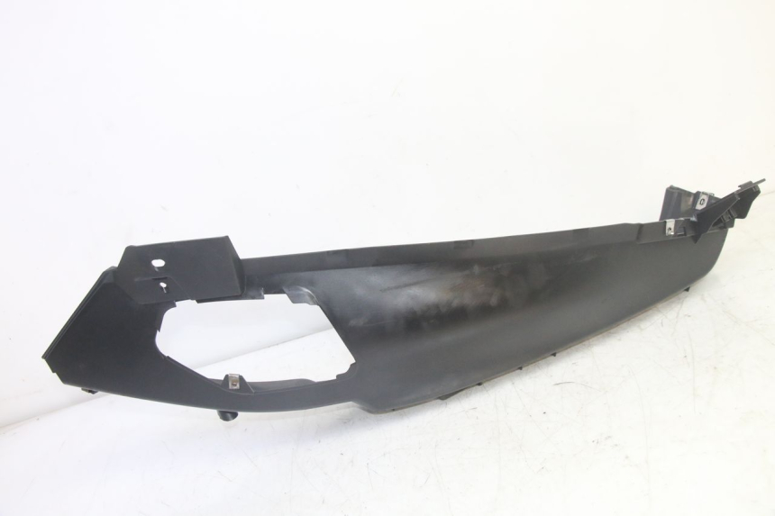 photo de LEWE PODNÓŻEK PIAGGIO MP3 HPE 350 (2018 - 2020) - Zbliżenie techniczne