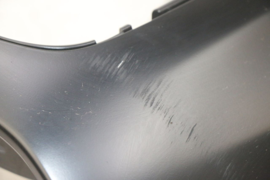 photo de LEWE PODNÓŻEK PIAGGIO MP3 HPE 300 (2019 - 2026) - Szczegóły charakterystyczne